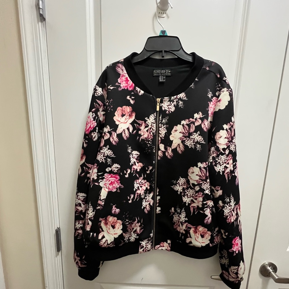 Forever 21 plus Floral Bomber Condition Size 3x Excellent used condition